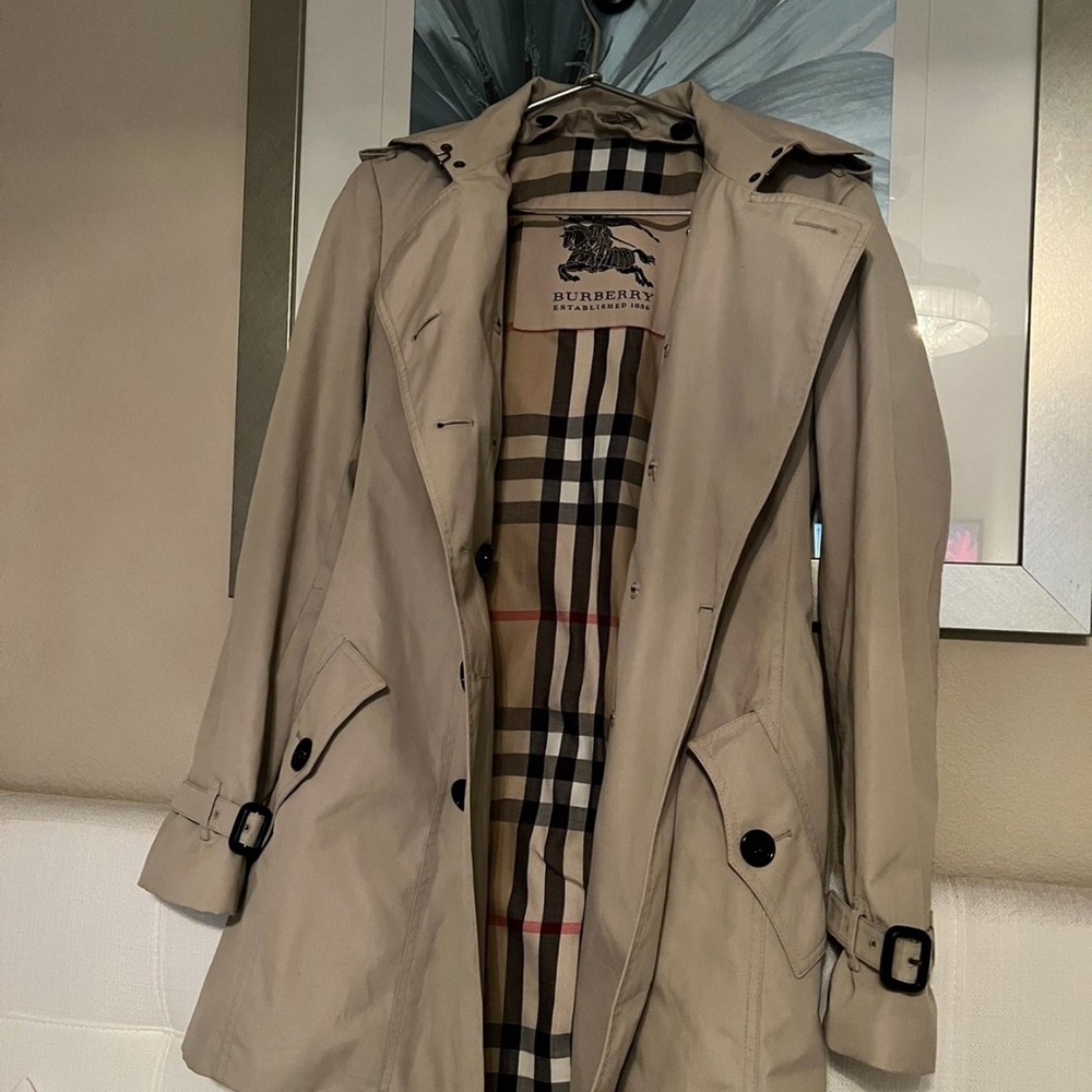 Burberry Beige Trench Coat with Classic Check Lining